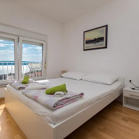 Lara Apartment *