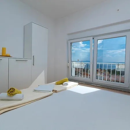Lara Apartment